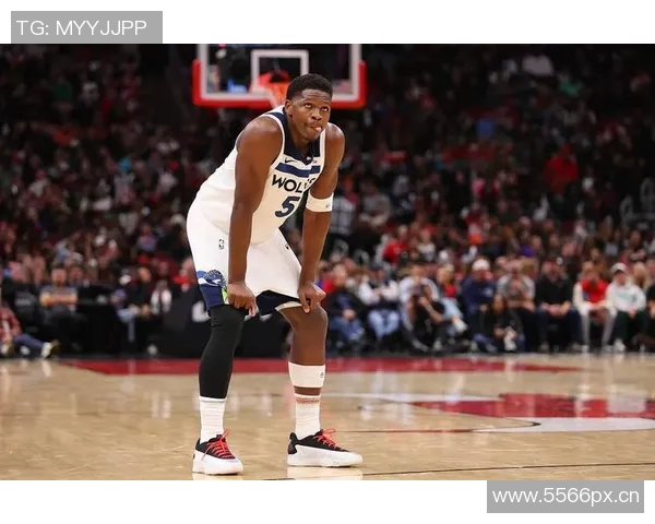 手感冰凉！爱德华兹打满首节5中0仅拿5分4板3助